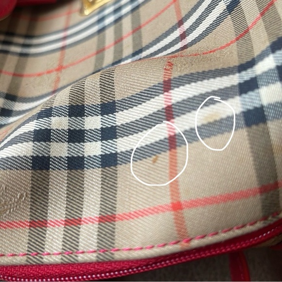 Burberry’s BackPack - Picture 15 of 16